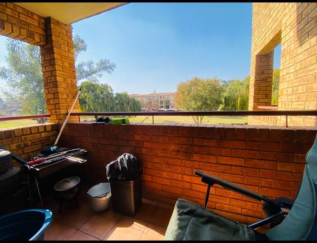 2 BEDROOM TOWNHOUSE FOR SALE IN CASTLEVIEW